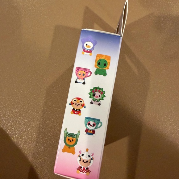 Disney Mini Mixits Mystery 2 Pin Set - Picture 2 of 3